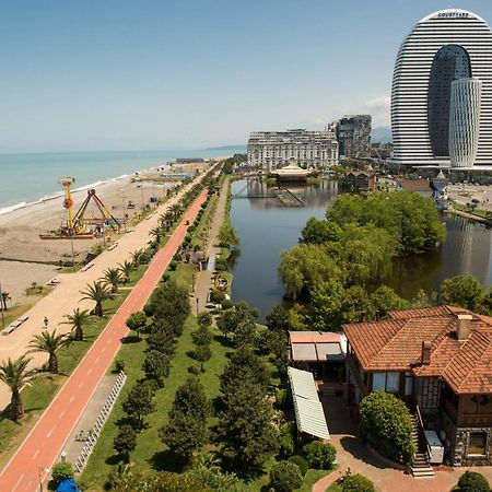 Orbit City Batumi Hotel Bagian luar foto