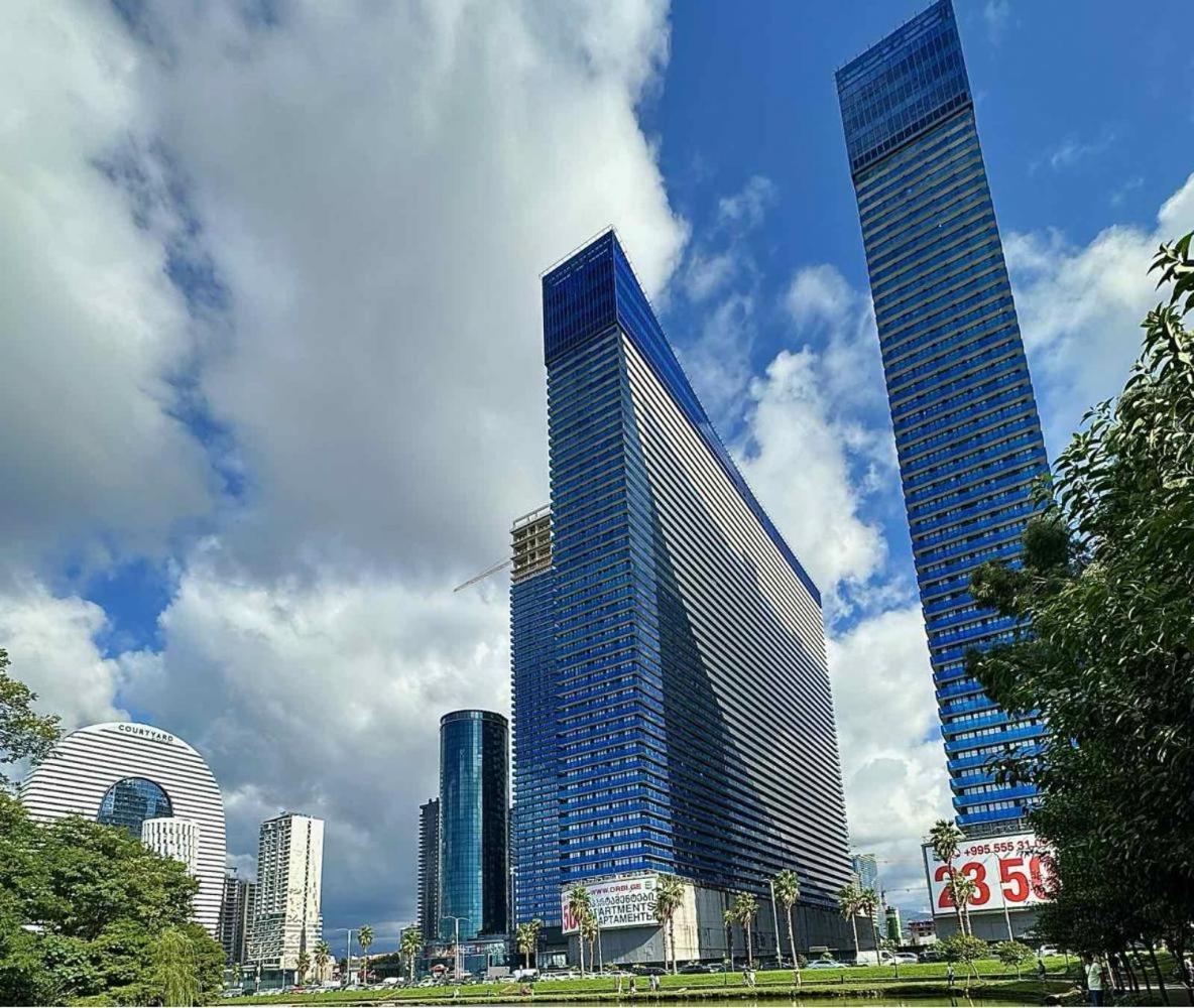 Orbit City Batumi Hotel Bagian luar foto