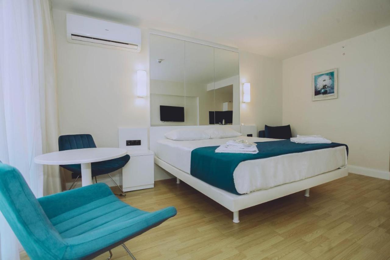 Orbit City Batumi Hotel Bagian luar foto